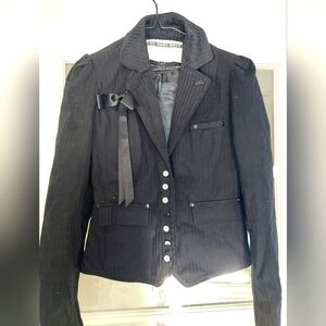 Stylish Women's Blazer With Bow Accent